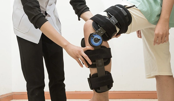 Custom Knee Bracing in Toronto